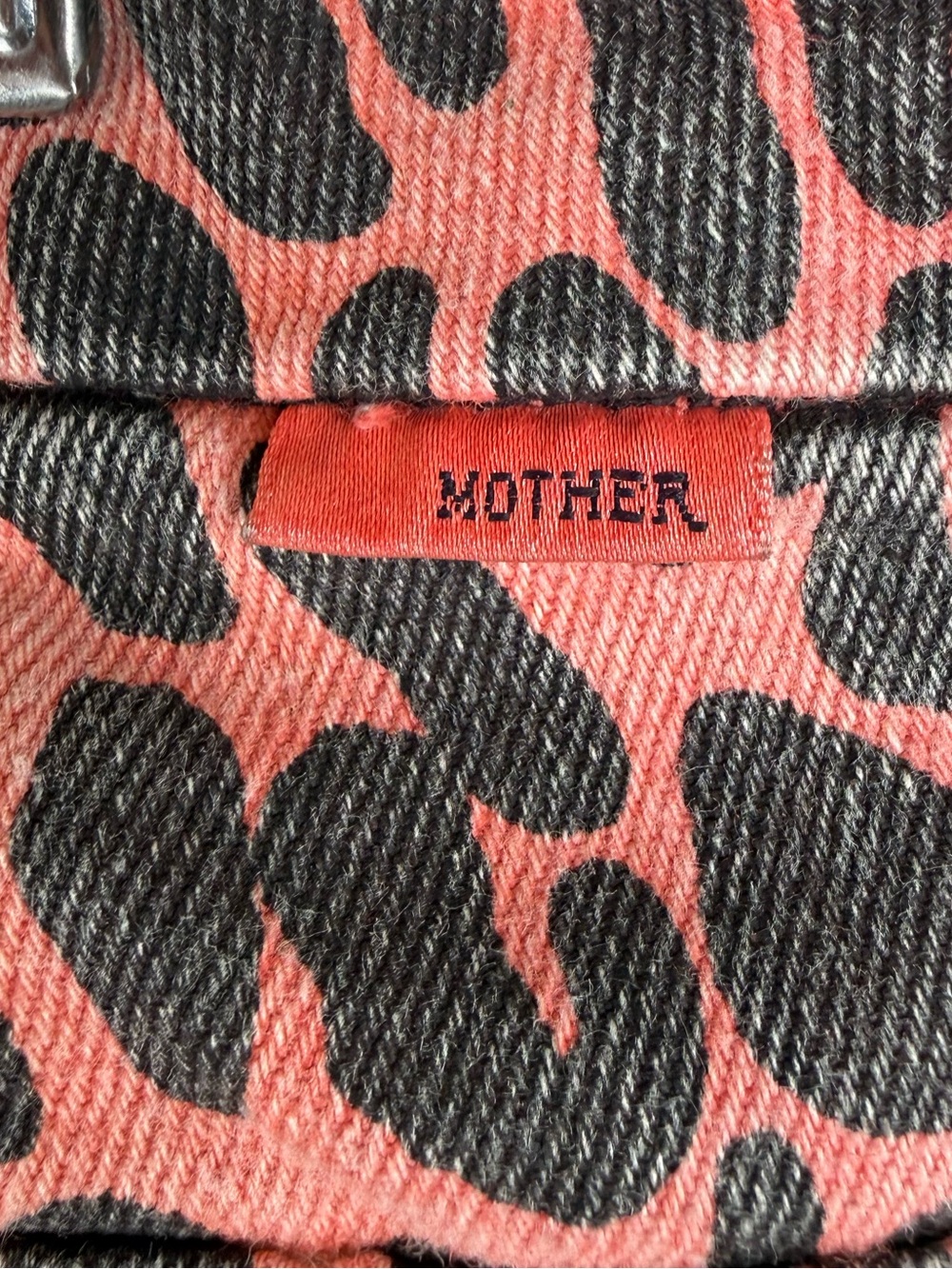 NEW Mother High Waisted Looker Fray Jeans In Radioactive Paws Animal Print 25 - Picture 6 of 13